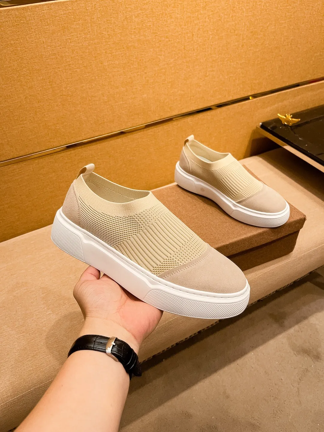Men's shoes💰 400💰🔥【Dior】🔥Men's high-end brand of shoes official website 1:1 latest masterpiece: the upper is made of Italian imported first-layer cowhide with a comfortable and breathable lining➕original non-slip and wear-resistant outsole🔥, making walking more convenient and comfortable! An exclusive new model, a stunning work, a beautiful 1:1 replica [color] compared to the official quality! Create a fashionable personality to set off your uniqueness! A must-have for trendy men! Classic 🔥Size: 38-44 Color: 🔥 3⃣️colors available🔥